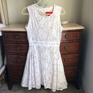 White lace dress size 2 by Zac Posen